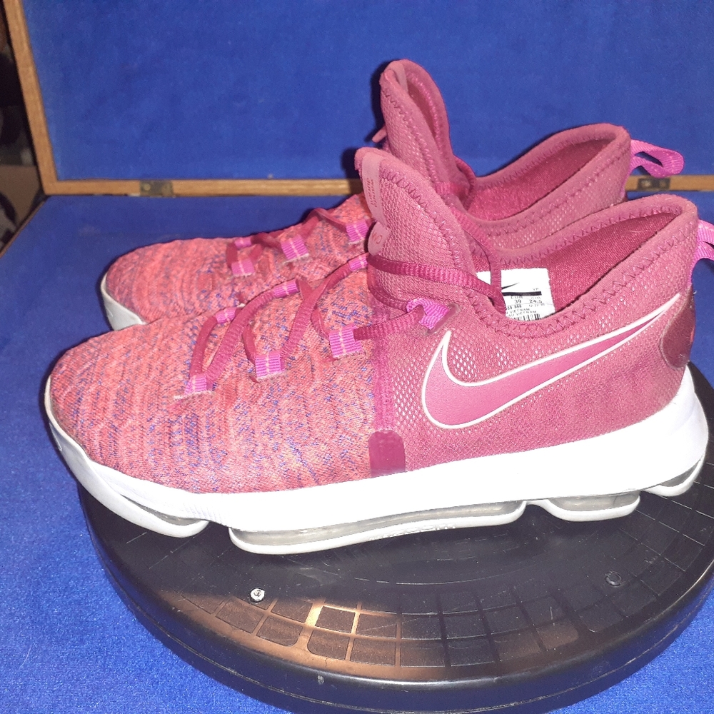 Nike Zoom KD 9 Kevin Durant/Wanda Durant Sneakers, Sz. 6.5Y-US, 39EU